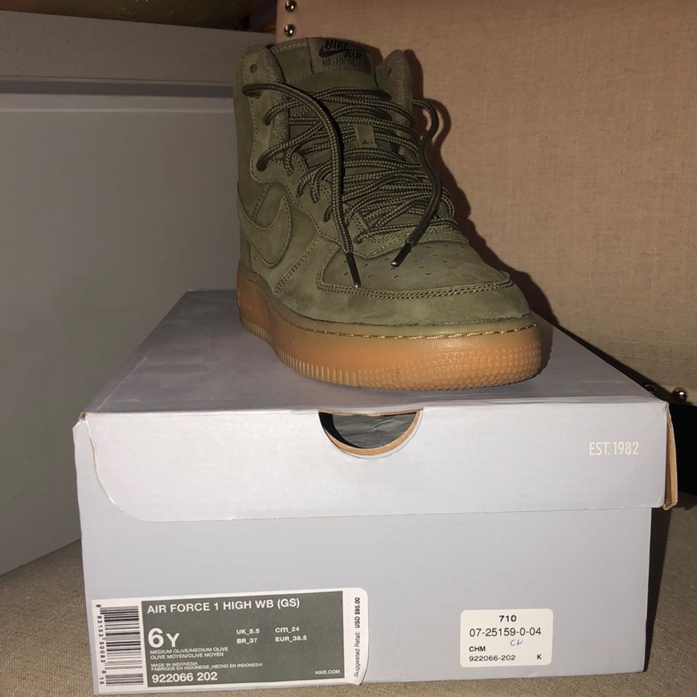 Olive AIR FORCE 1s suede